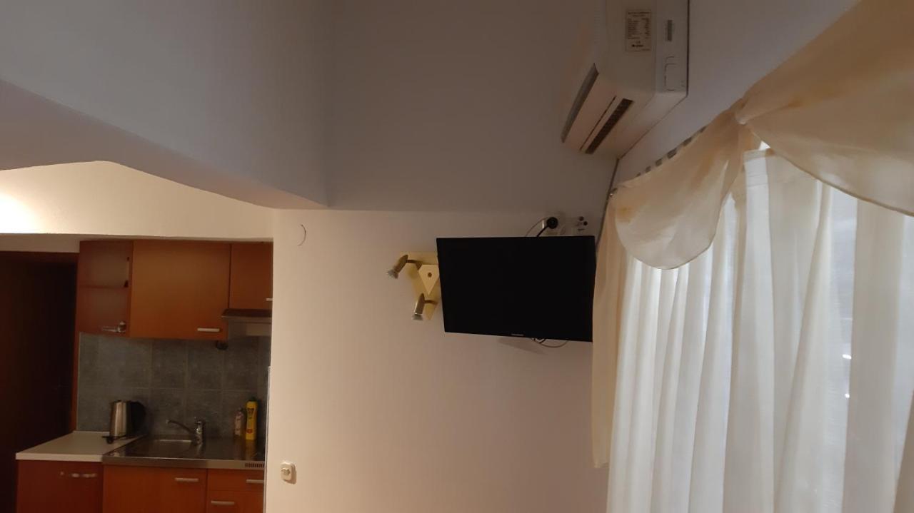 Apartments Zile Starigrad Paklenica Exterior foto