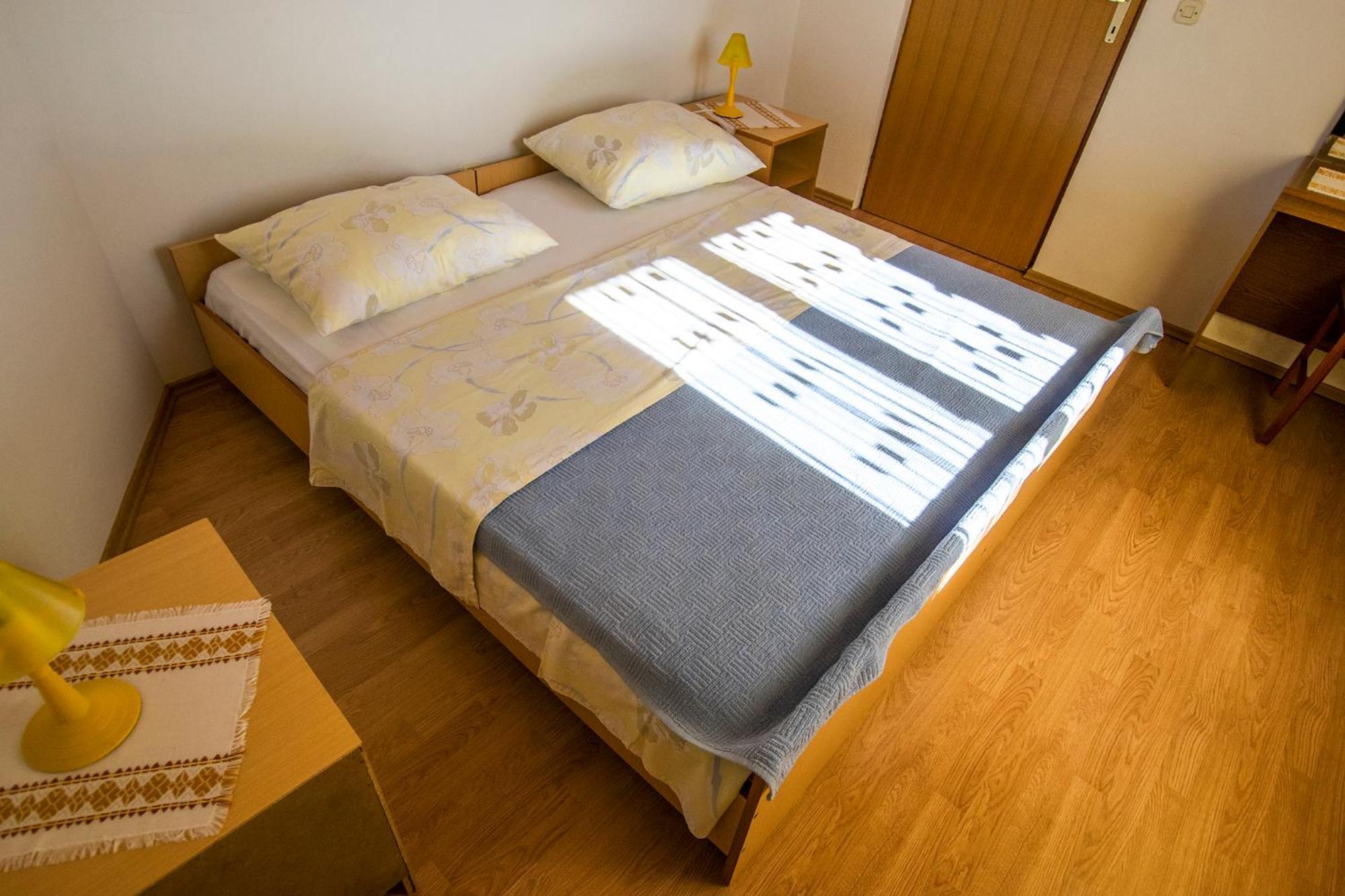 Apartments Zile Starigrad Paklenica Exterior foto