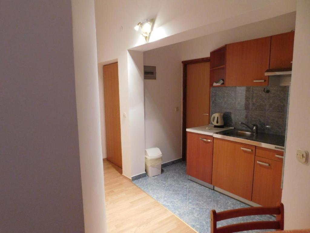 Apartments Zile Starigrad Paklenica Exterior foto