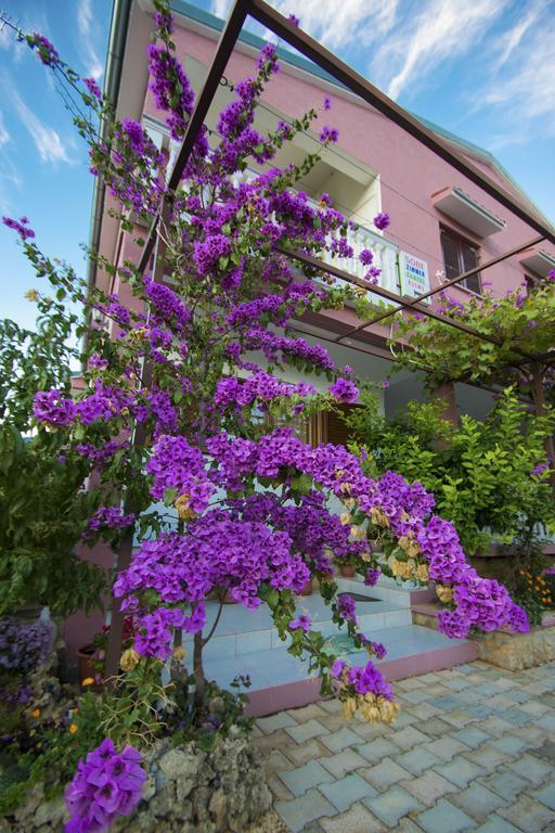 Apartments Zile Starigrad Paklenica Exterior foto