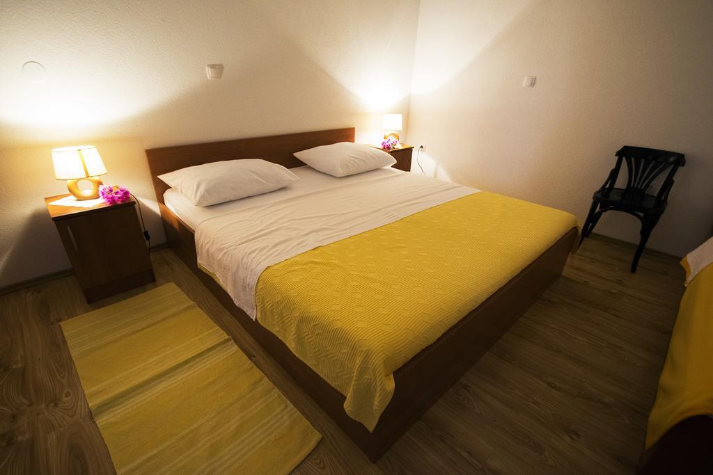 Apartments Zile Starigrad Paklenica Cameră foto
