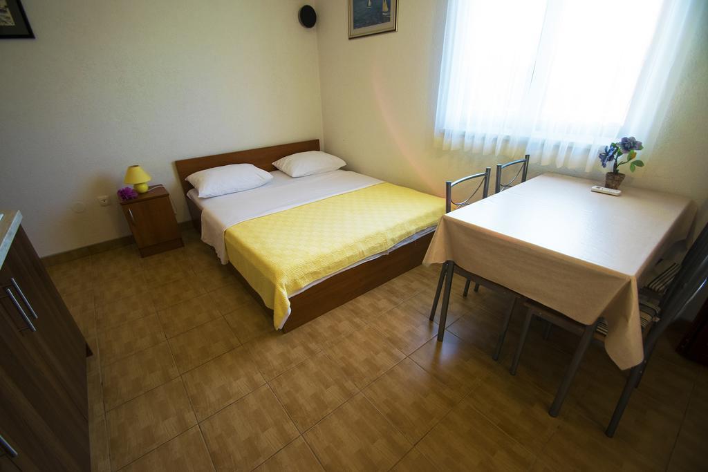 Apartments Zile Starigrad Paklenica Cameră foto