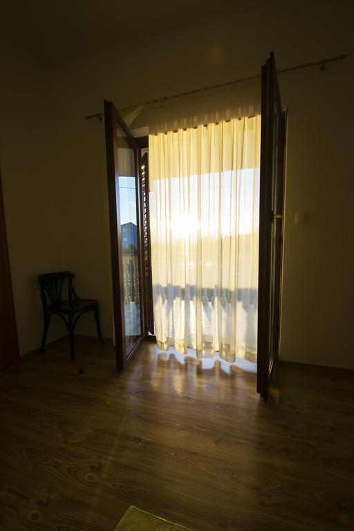 Apartments Zile Starigrad Paklenica Cameră foto