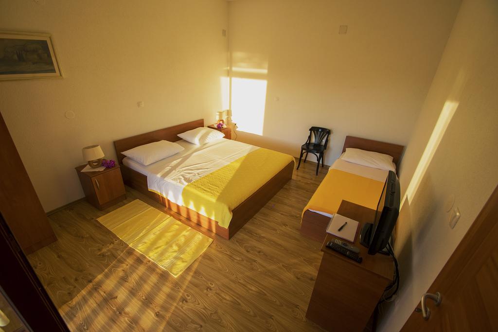 Apartments Zile Starigrad Paklenica Cameră foto