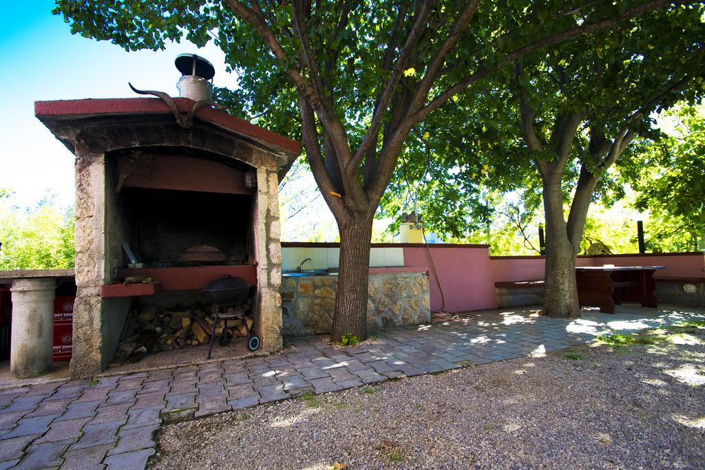 Apartments Zile Starigrad Paklenica Exterior foto