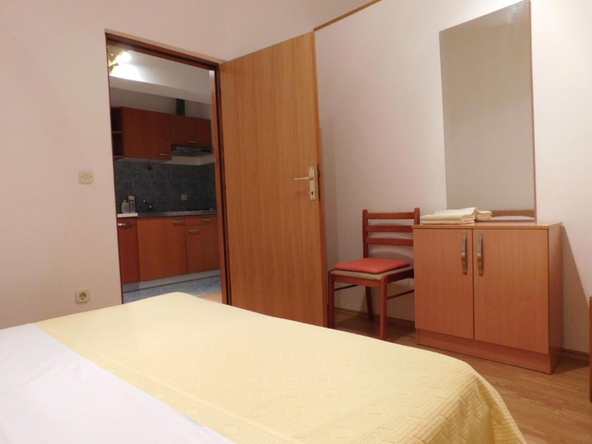Apartments Zile Starigrad Paklenica Exterior foto