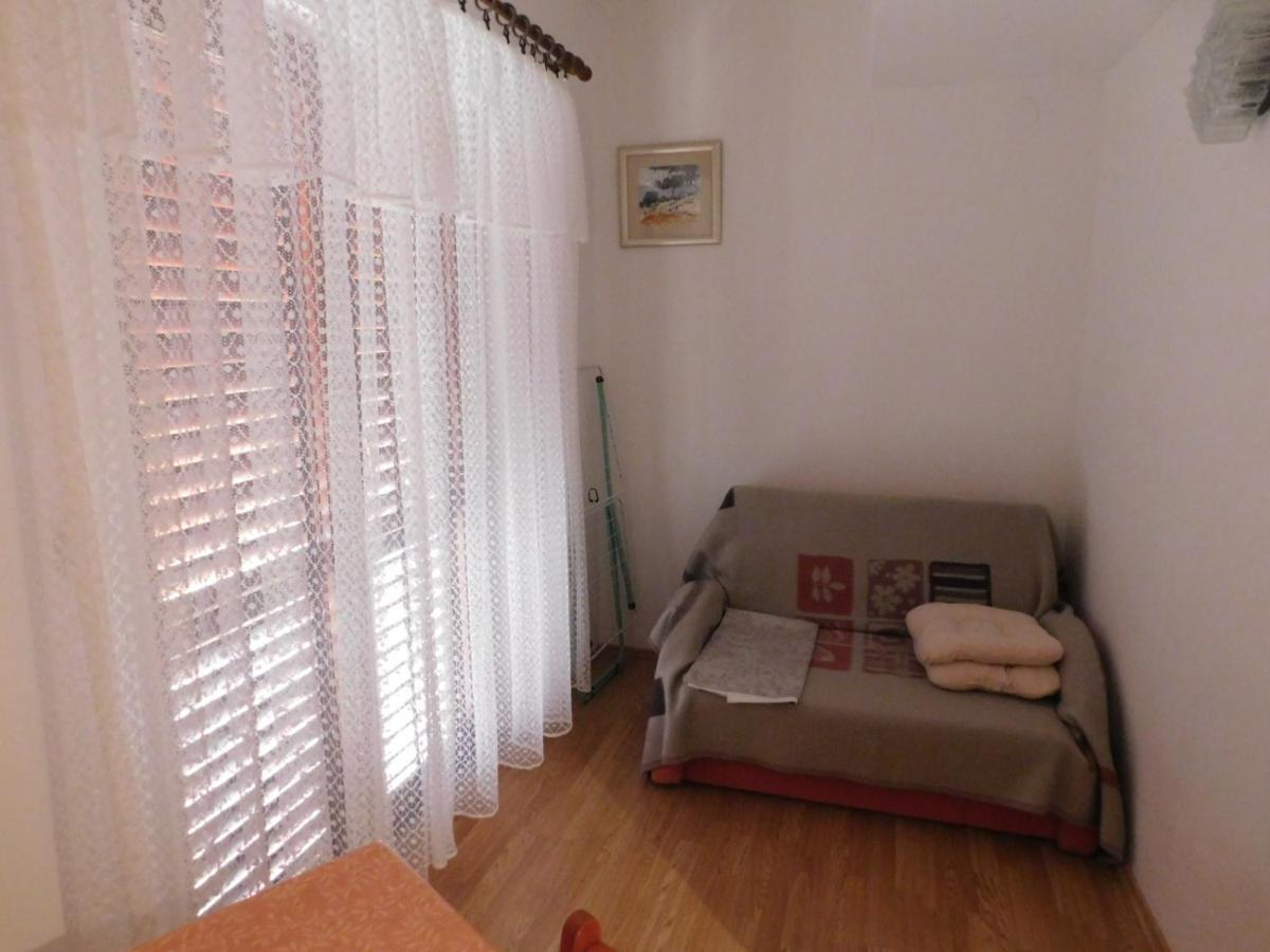 Apartments Zile Starigrad Paklenica Exterior foto